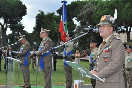 Sabaudia/ Caserma “Santa Barbara”. Il Generale Pimicerj al cambio del COMACA