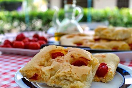 Focaccia con pomodorini e Berlucchi '61: l'aperitivo perfetto!