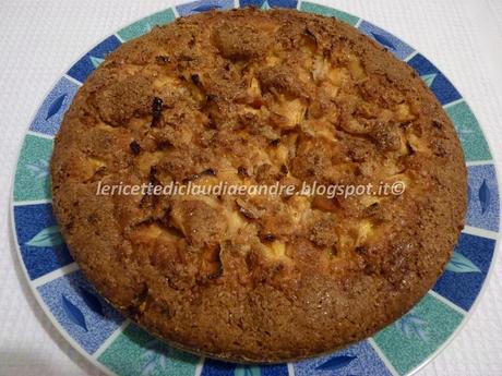 Torta allo yogurt con amaretti e pesche