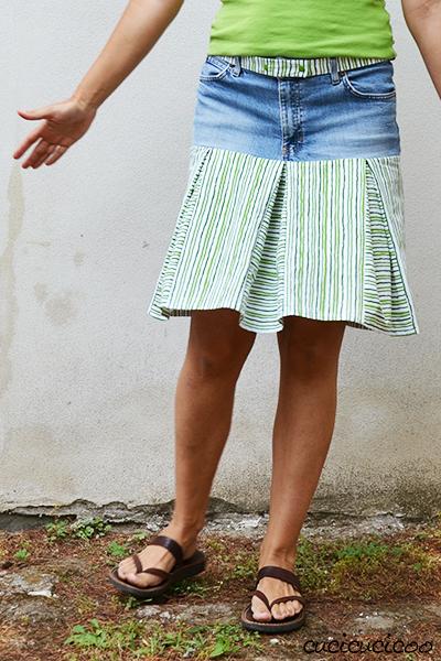 Refashion Tutorial: Make a box pleated skirt from jeans and sheets