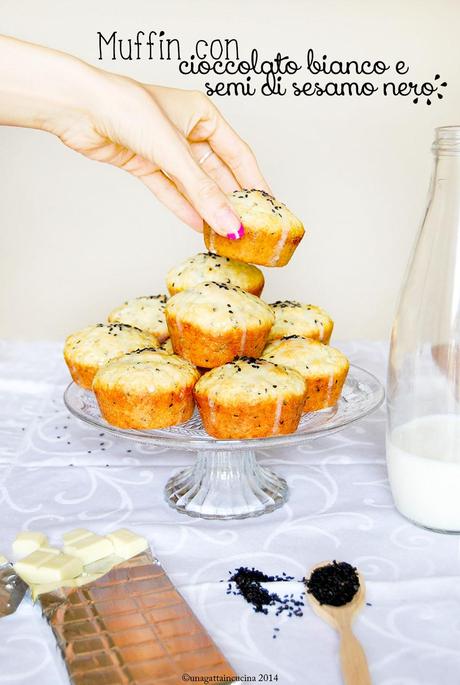 Muffin al cioccolato bianco e sesamo nero