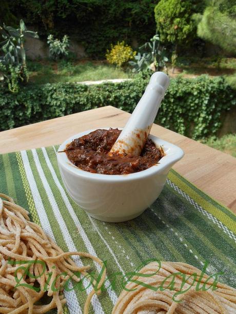 Pasta tumminia con pesto rosso al finocchietto (28)b