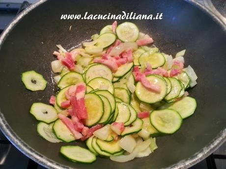 Mezze penne con Pancetta, Zucchine e Gorgonzola