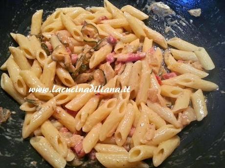 Mezze penne con Pancetta, Zucchine e Gorgonzola