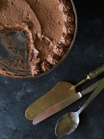 Torta Tiramisù con crema di nocciole e biscotti al cacao