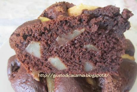 Torta al cacao con pere