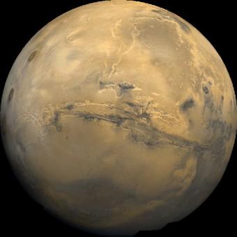 Le Valles Marineris, un ampio sfregio sulla superficie di Marte. Crediti: NASA