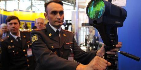 Pistola Taser e microtelecamere indossabili nelle forze dell’ordine: il tutto in fase di sperimentazione