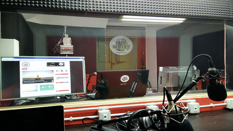 Foto dello studio di Radio Battente