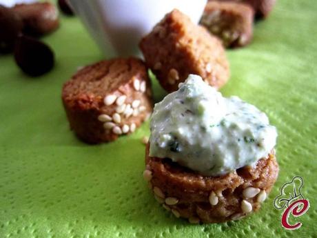 Crema di ricotta alla rucola e nocciole: l'eleganza accessoria che arricchisce e dà carattere