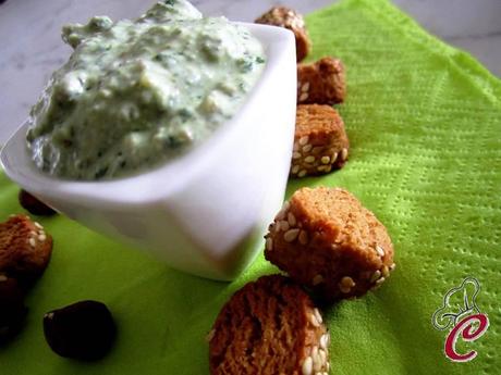 Crema di ricotta alla rucola e nocciole: l'eleganza accessoria che arricchisce e dà carattere