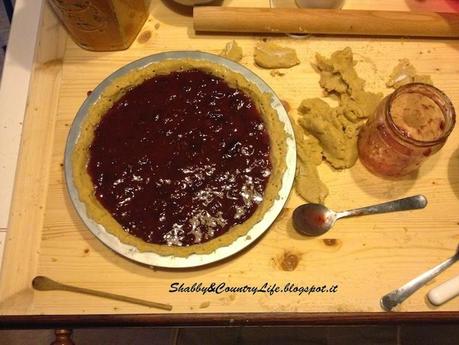 Crostata di confettura fatta in casa con prugne e cannella - shabby&countrylife.blogspot.it