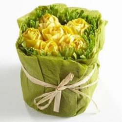 Bouquet di fiori di carta crespa