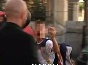 Video. Striscia Notizia nuovo servizio casco: Napoli gente civile, voi…”