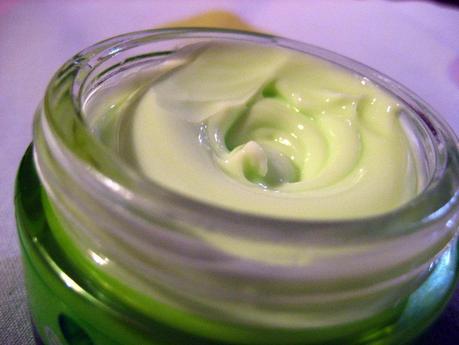 Come fare una crema - How to make body lotion (WIKI101)