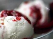 Cheesecake alle fragole sullo stecco.