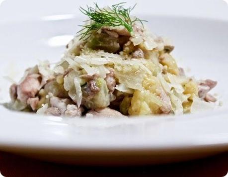 Gnocchetti di patata novella di Siracusa con sgombro, finocchio, julienne di Montasio Dop e granella di mandorla