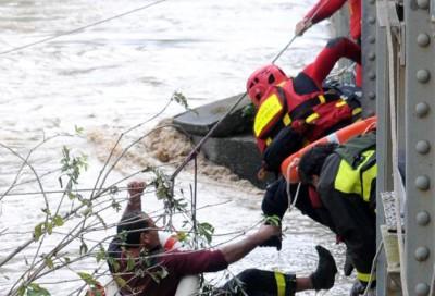 MALTEMPO: SELE ROMPE ARGINI, 300 EVACUATI NEL SALERNITANO