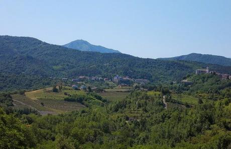 Il Tobbio visto dal bivio per Tramontana (AL)