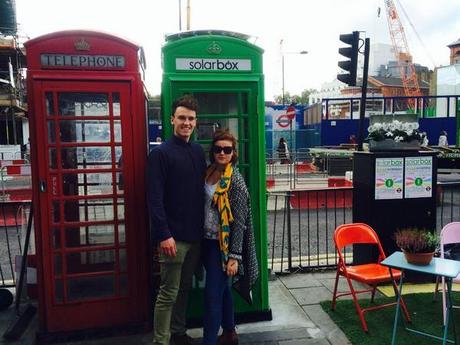 Londra, cabine per ricaricare i cellulari con energia solare. London Phone Booth Converted To Solar-Powered Mobile Charging Station