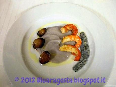 11-gamberoni con crema di patate viola scalogni glassati e semi di basilico