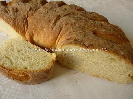 Pan ciambella con semi di papavero e poco lievito