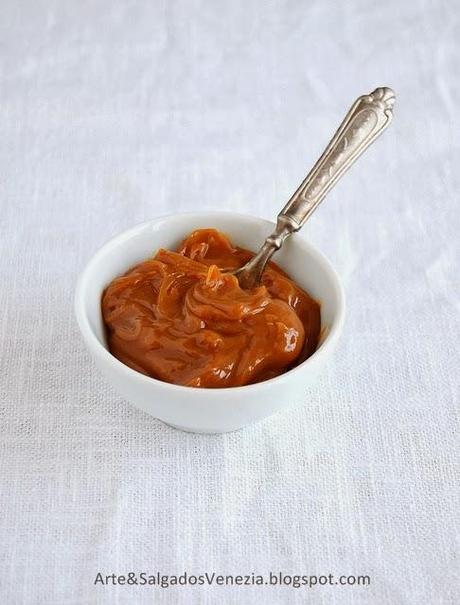 Bolinho de chuva recheado com doce de leite  Fritelle con cuore di dulche de leche