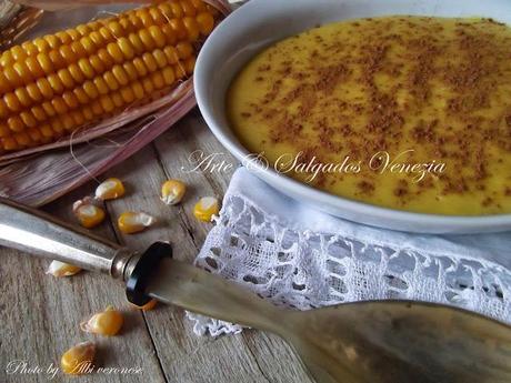 Mingau de milho verde ( curau) Polenta dolce con canella