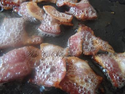 Nhoque de mandioca com bacon  Gnocchi di manioca con bacon croccante e gruyere.