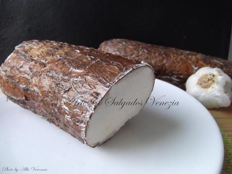 Nhoque de mandioca com bacon  Gnocchi di manioca con bacon croccante e gruyere.