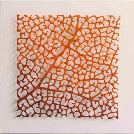 STRAORDINARIE SUPERFICI E TEXTURES NEI RICAMI SCULTOREI DI MEREDITH WOOLNOUGH