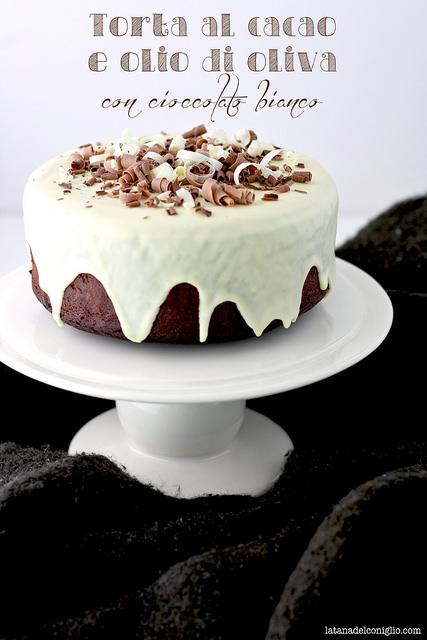 torta al cacao e olio di oliva con cioccolato bianco