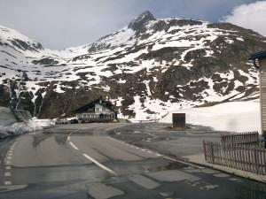 passi-svizzeri-maggio-neve-1