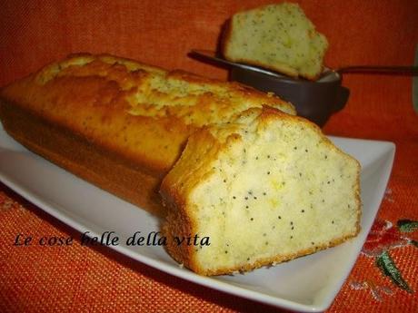 Plumcake al limone con semi di papavero