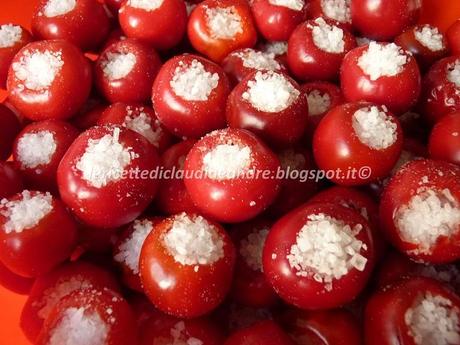 Peperoncini tondi ripieni con tonno e olive verdi