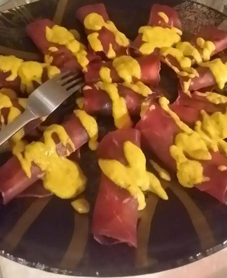 Involtini di bresaola con Maionese di peperone