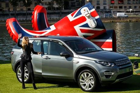 Land Rover: La nuova Discovery Sport debutta a Parigi