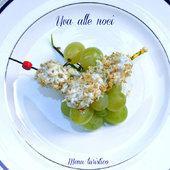 ...e dopo Chagall, Frida Kahlo e uno stuzzichino iper-veloce: bocconcini d'uva alle noci -... ...e dopo Chagall, Frida Kahlo e uno stuzzichino iper-veloce: bocconcini d'uva alle noci -...