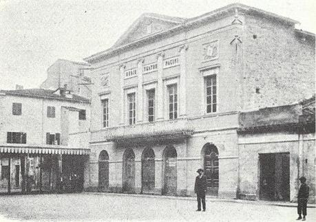 Viareggio- Regio Teatro Giovanni Pacini - Foto tratta da Nuova Viareggio Ieri N.10-gennaio 1994 