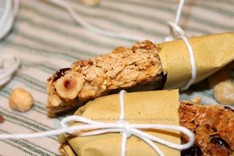 Barrette ai Fiocchi d'Avena con Nocciole e Mirtilli Rossi