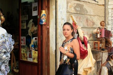 Una donna e la sua tigre in quel di Lecce - OUT-FIT