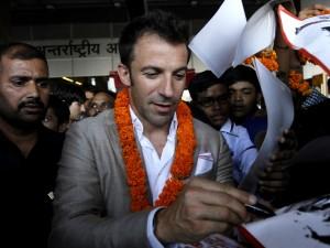 Alessandro Del Piero al suo arrivo in India (tvnz.co.nz)