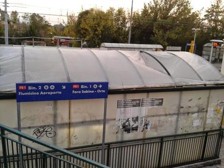 Stazione Magliana. Dodici foto per capire di quale atrocità stiamo parlando. Diteci: vi pare Europa questa?