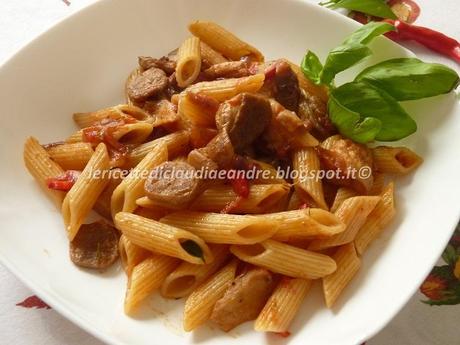 Mezze penne rigate con porcini e salsiccia