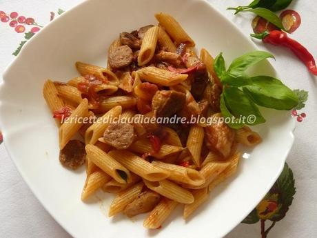 Mezze penne rigate con porcini e salsiccia