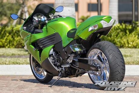 Kawasaki ZX-14 by Roaring Toyz