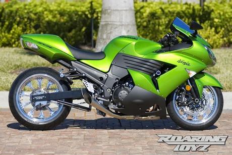 Kawasaki ZX-14 by Roaring Toyz