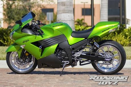 Kawasaki ZX-14 by Roaring Toyz