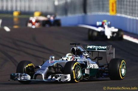 Lewis Hamilton Mercedes F1 W05 Hybrid_02
