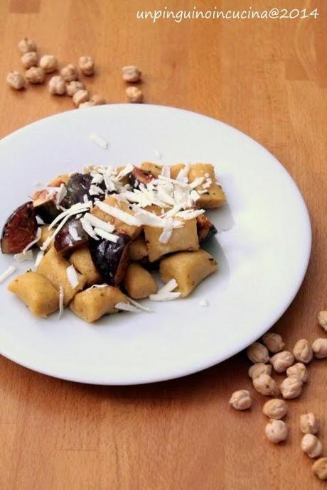 Gnocchi di ceci con fichi, olive taggiasche e ricotta stagionata